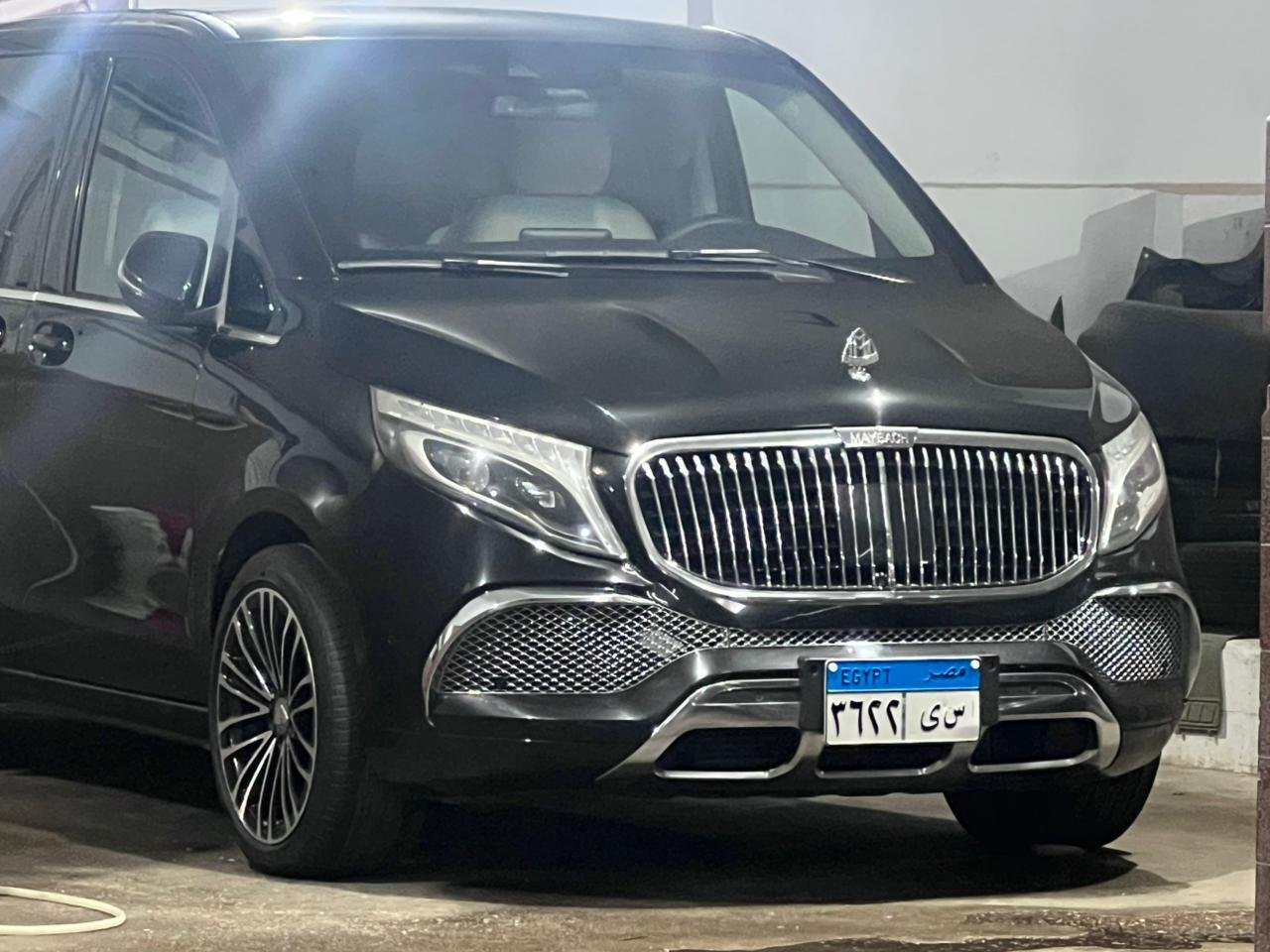 مرسيدس فيانو معدّلة مايباخ 2023